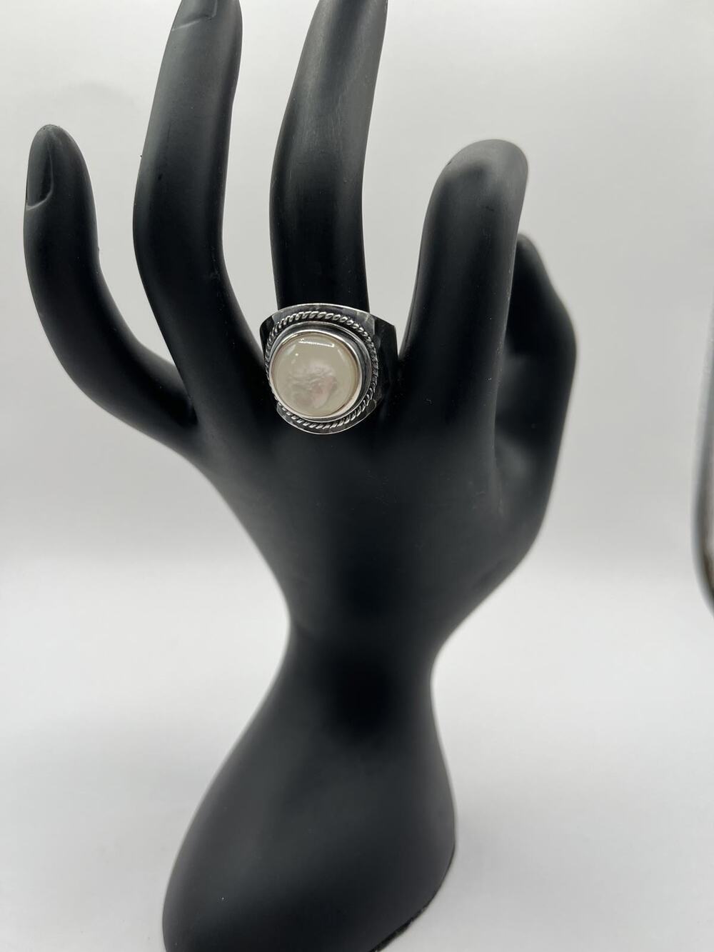 Silpada Sterling Silver 'pearlized' Natural Mother-Of-Pearl Ring Size 7